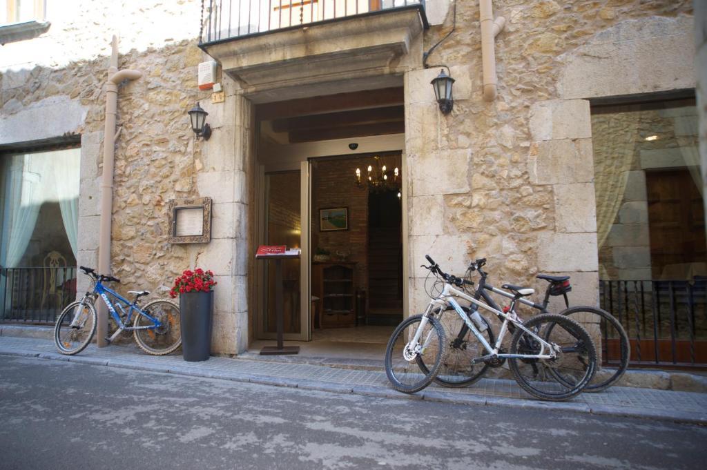 Hotel Fonda Mitja Torroella de Montgrí Exterior foto